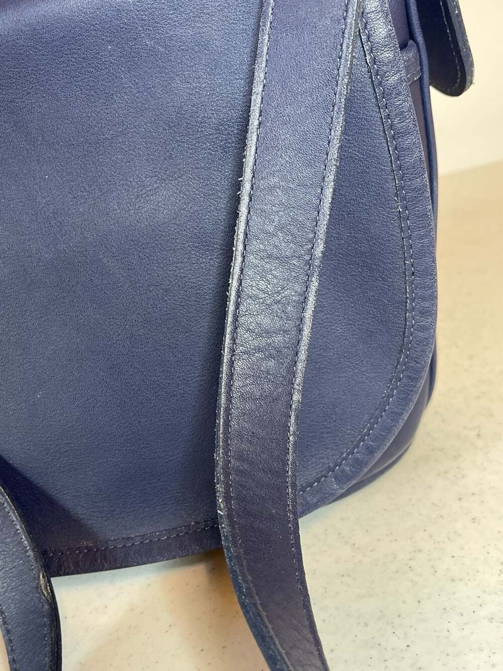 Vintage Coach Fletcher Crossbody Flap Bag in Navy Blue Leather - Picture 4 of 13